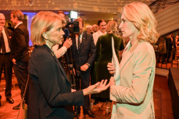 Uschi Glas, Dr. Maria Furtwängler